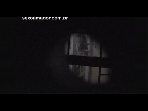 ❤️ Blondie bliver hemmeligt videooptaget af en voyeur fra nabolaget gemt bag hule mursten ️ Kvalitets porno at da.verhentai.ru ❌❤