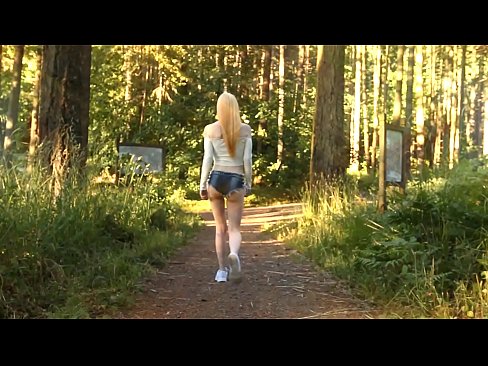 ❤️ Smuk kvinde bevæger sig langsomt, ikke nøgen video ️ Kvalitets porno at da.verhentai.ru ❌❤